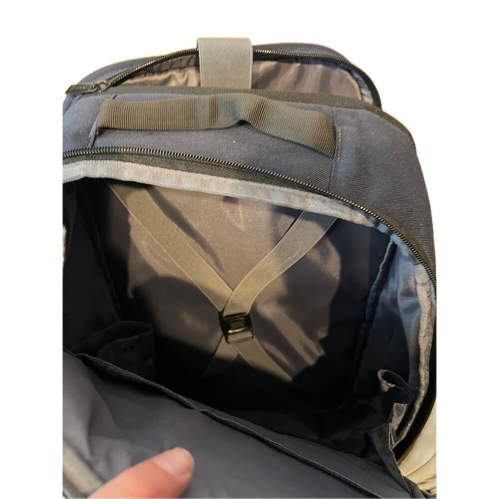 OneRed Large Travel 40L Padded Backpack - Picture 4 of 5